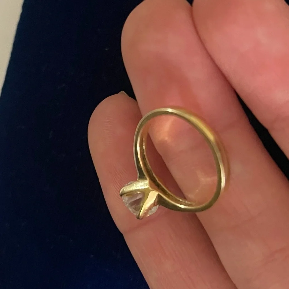 Vtg 14K solid Gold 1 Stone Cubic Zirconia Wedding engagement solitaire ring